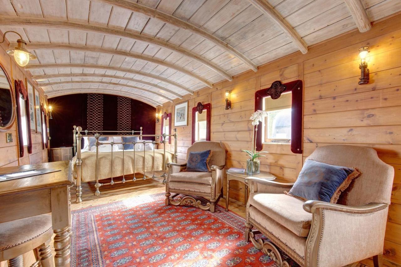 Отель The Railway By Barefoot Retreats *